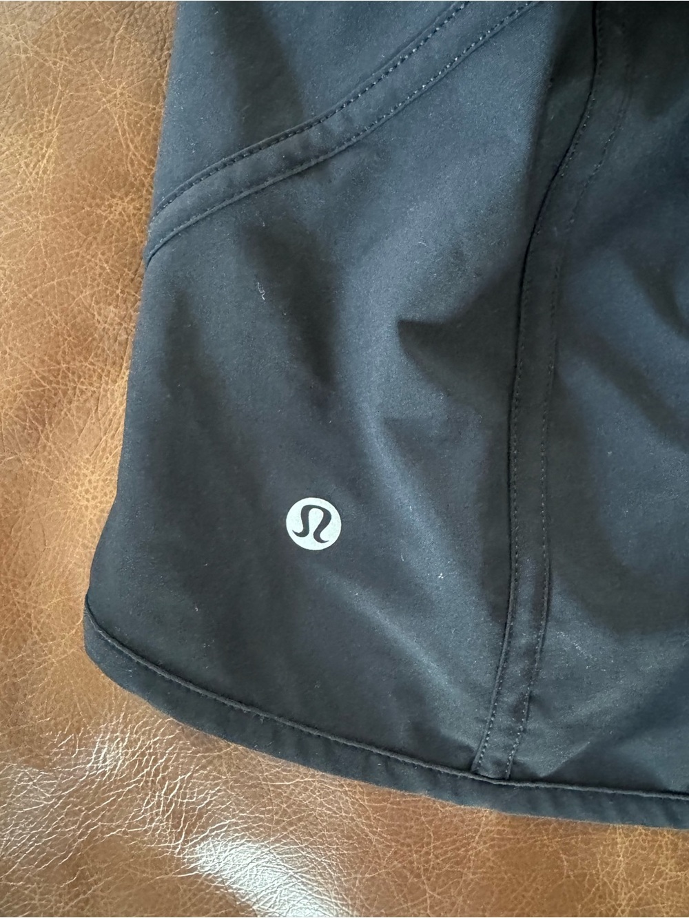 Lululemon Hotty Hot shorts - Picture 4 of 5